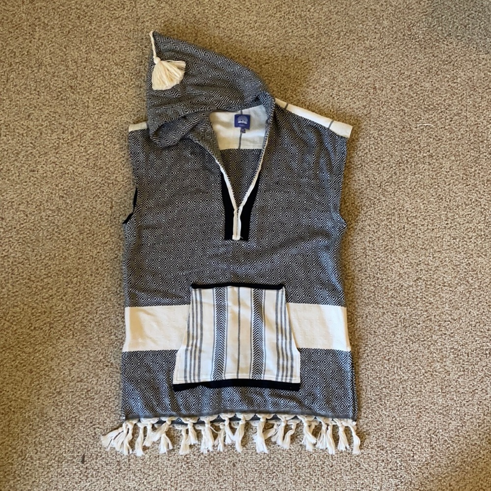 Koza hooded tunic (LIKE NEW)